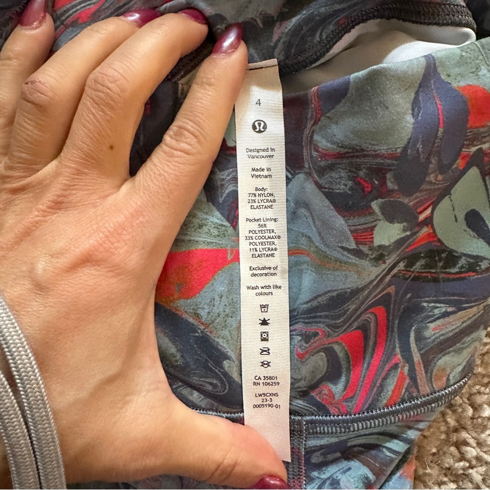 LULULEMON
Wunder Train HR Tight 25”
Size 4
BRAND NEW WITH TAGS - Picture 4 of 4